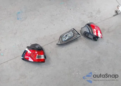 2016 Jeep Cherokee Limited z USA, uszkodzony, nr VIN 1C4PJLDB7GW143933